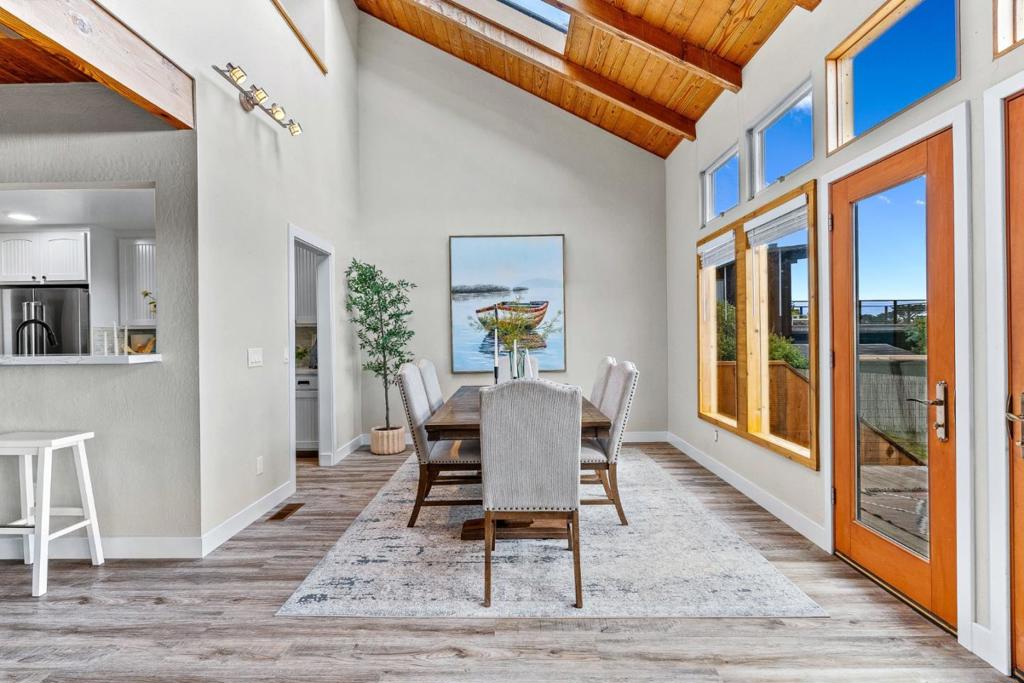 11 Yankee Point Drive Property Photo 7