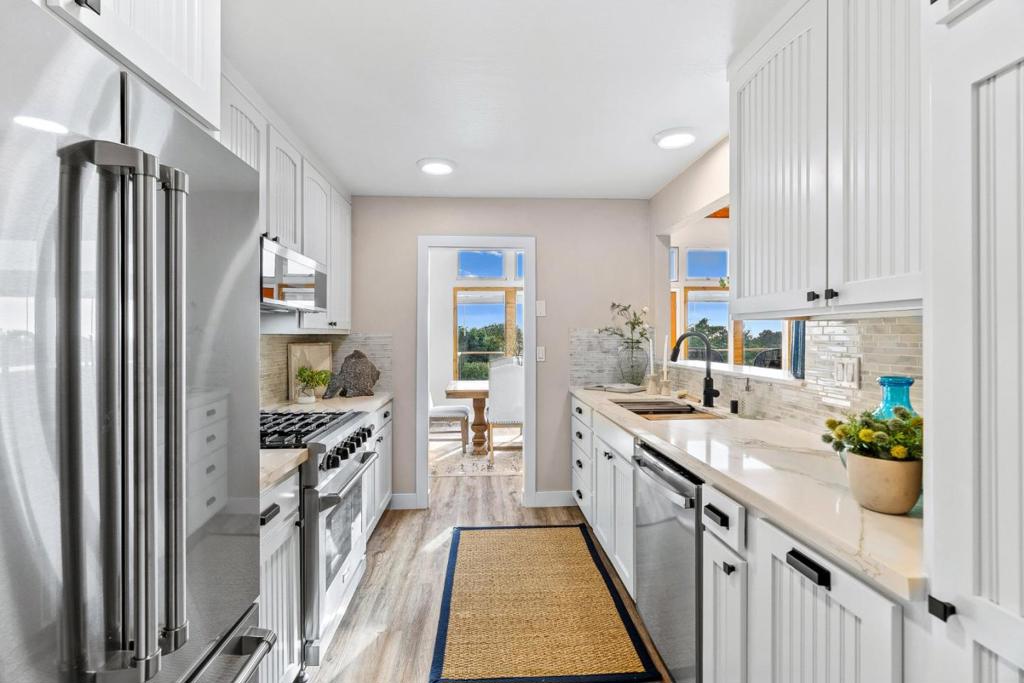 11 Yankee Point Drive Property Photo 11