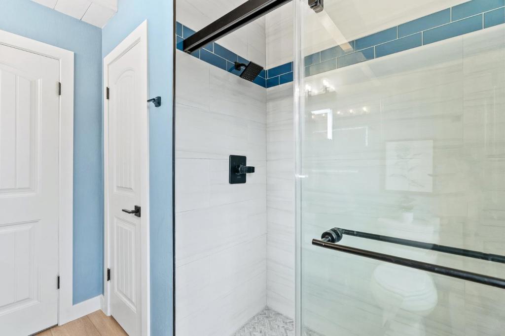 11 Yankee Point Drive Property Photo 18