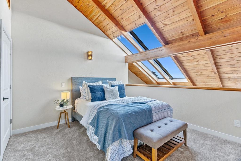 11 Yankee Point Drive Property Photo 22