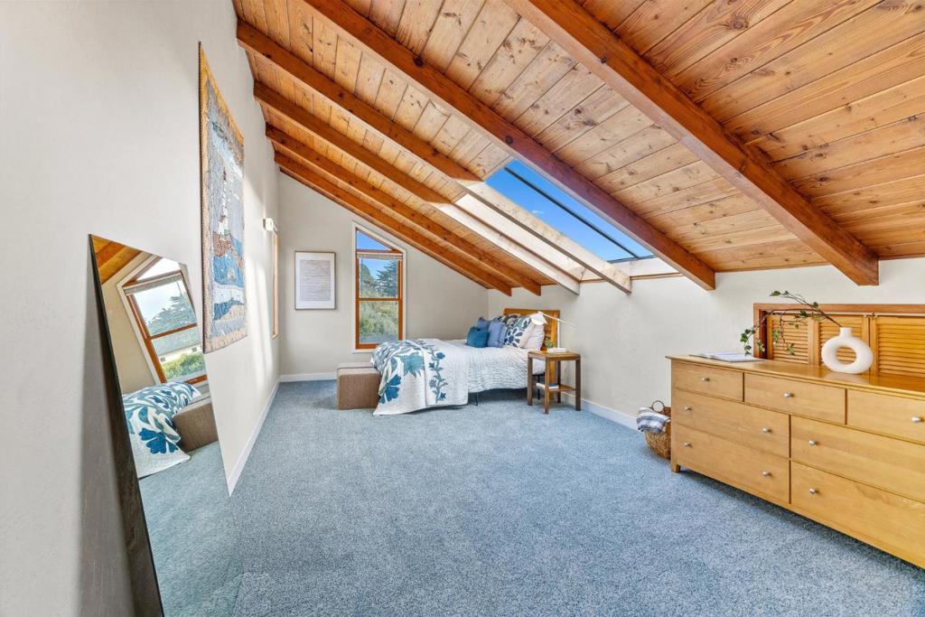 11 Yankee Point Drive Property Photo 23