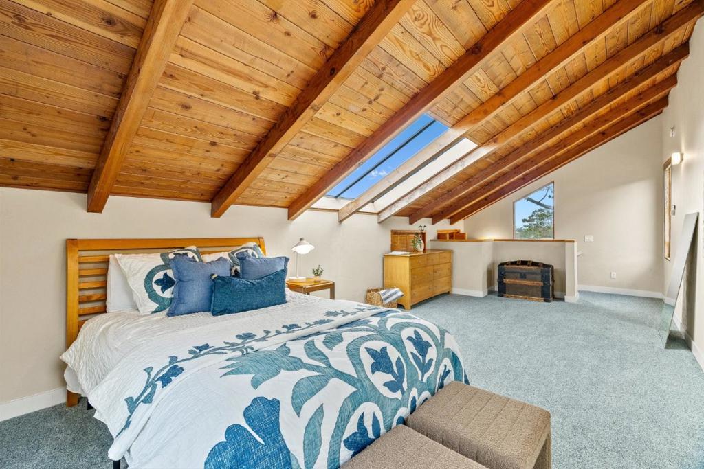 11 Yankee Point Drive Property Photo 24