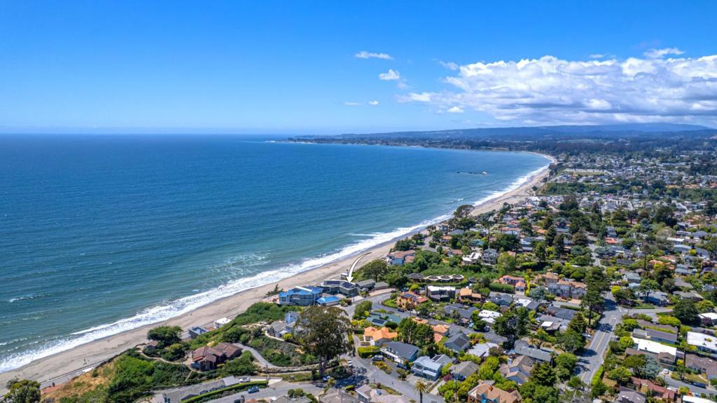 420 Seaview Drive Property Photo