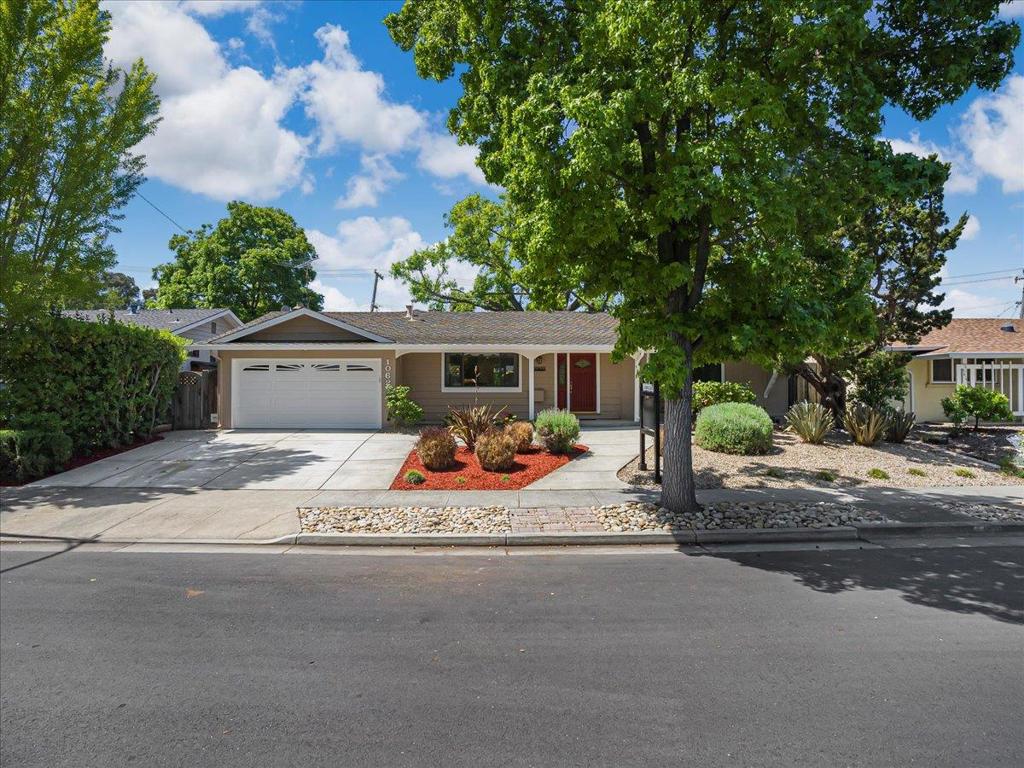 10623 Glenview Avenue Property Photo 1