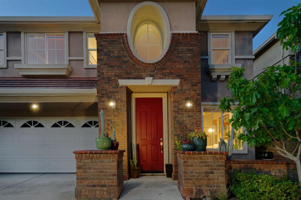 1687 Via Cortina Property Photo 6