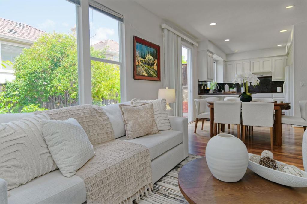 1687 Via Cortina Property Photo 18