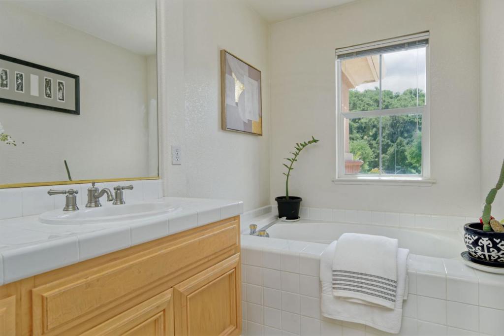 1687 Via Cortina Property Photo 24