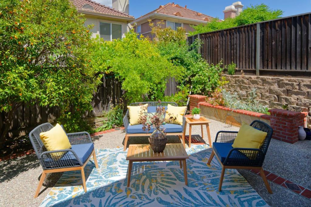 1687 Via Cortina Property Photo 38