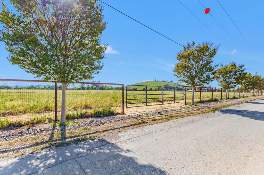 0 Lot #2 Bluff Drive Property Photo 5