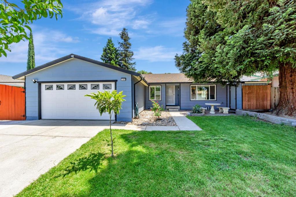 1005 Doncaster Drive Property Photo 1