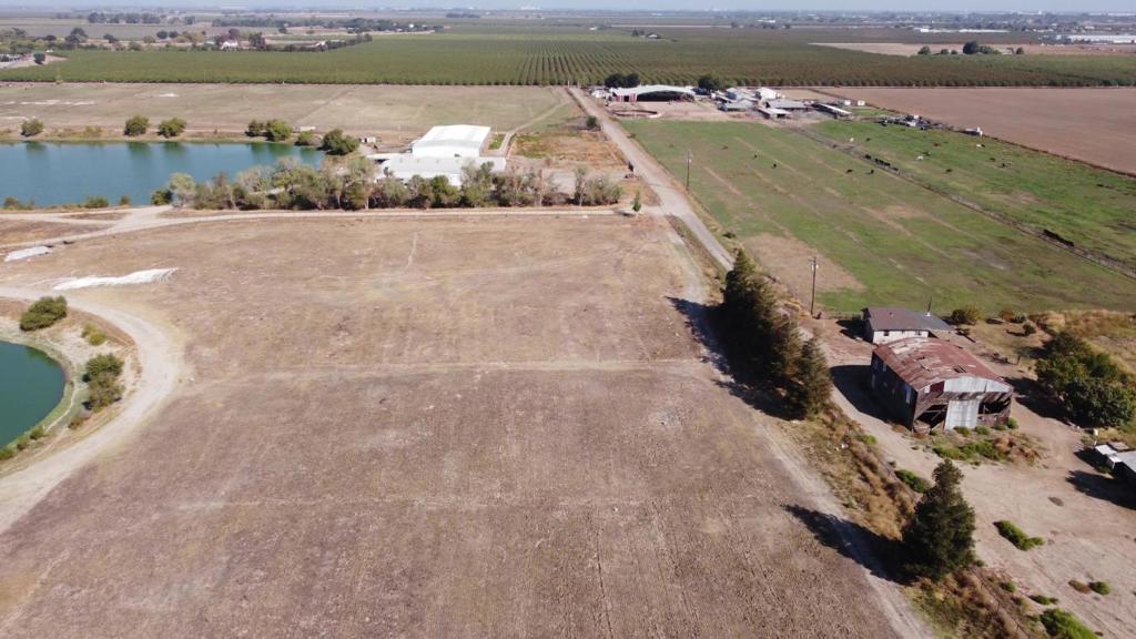 1410 Frewert Road Property Photo 8
