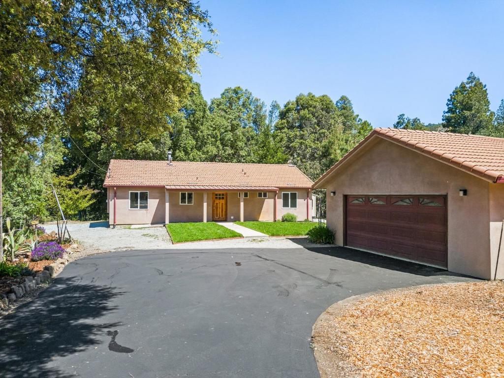 620 Ormsby Cutoff Property Photo 1