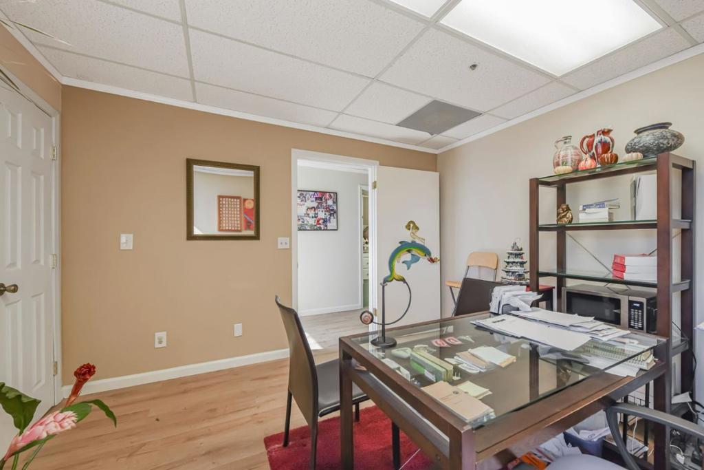 2039 Forest Avenue 304 Property Photo 15