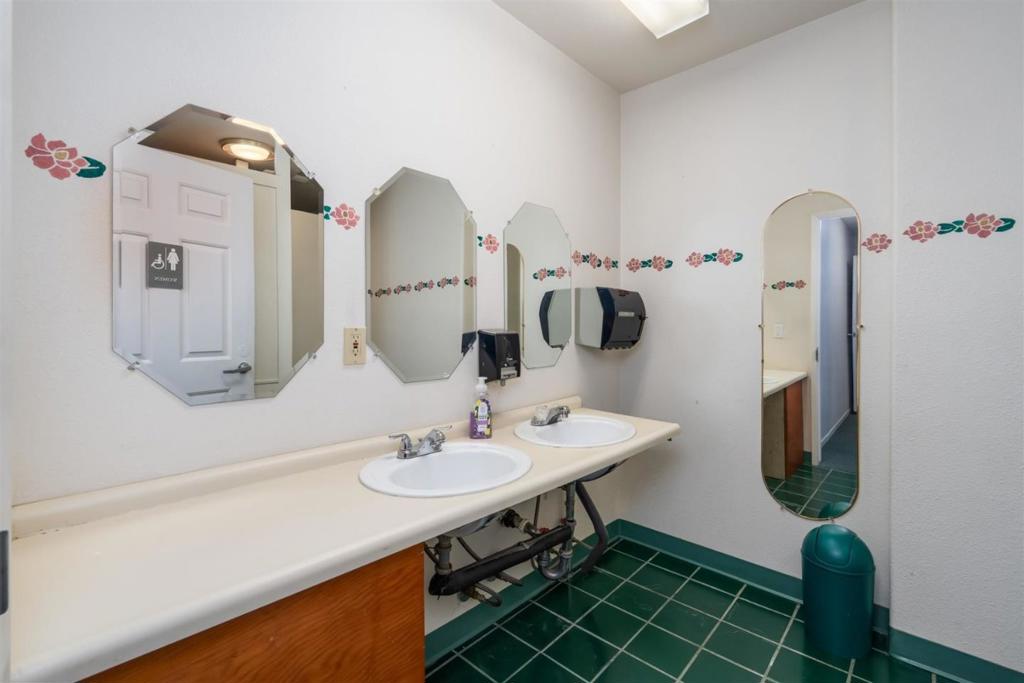 1312 Robertson Boulevard Property Photo 33