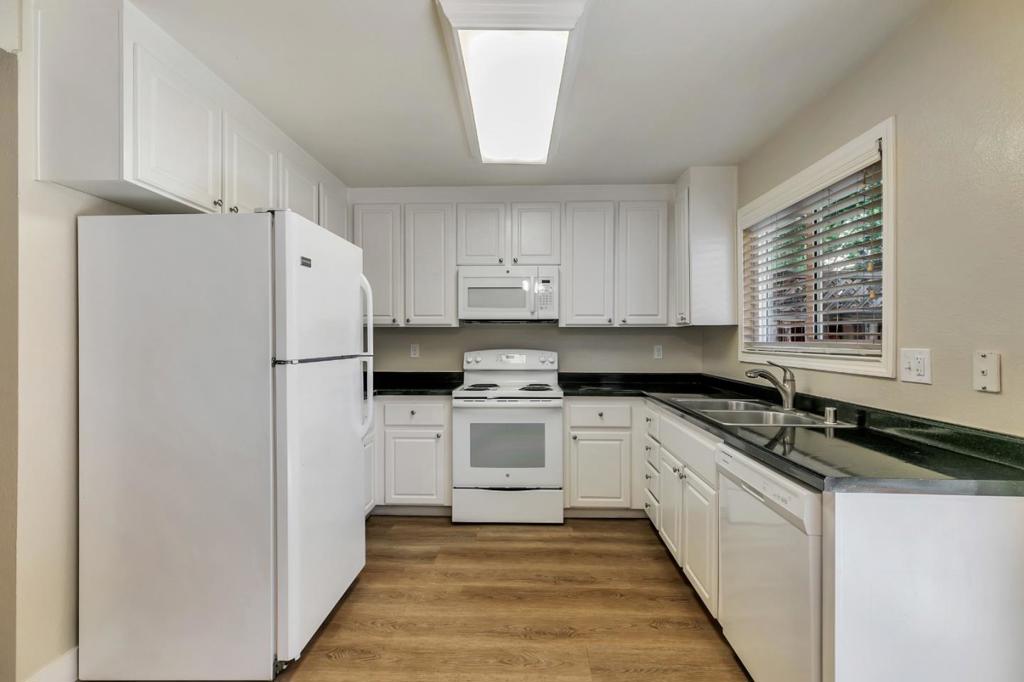 240 Union Avenue Property Photo 19