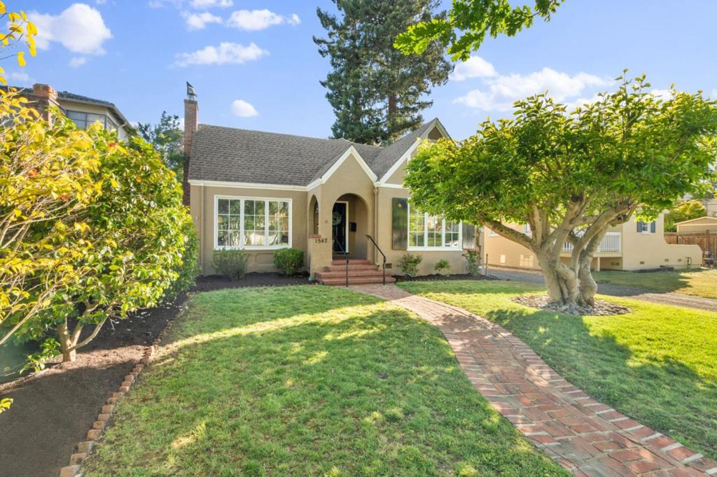1547 Columbus Avenue Property Photo 1
