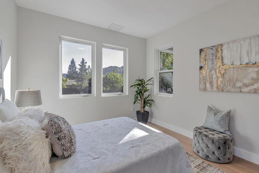 1066 Larch Avenue Property Photo 40