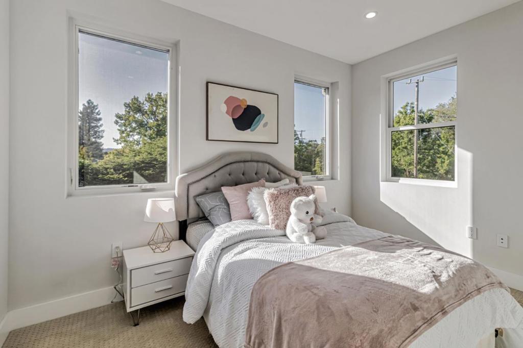 1066 Larch Avenue Property Photo 43