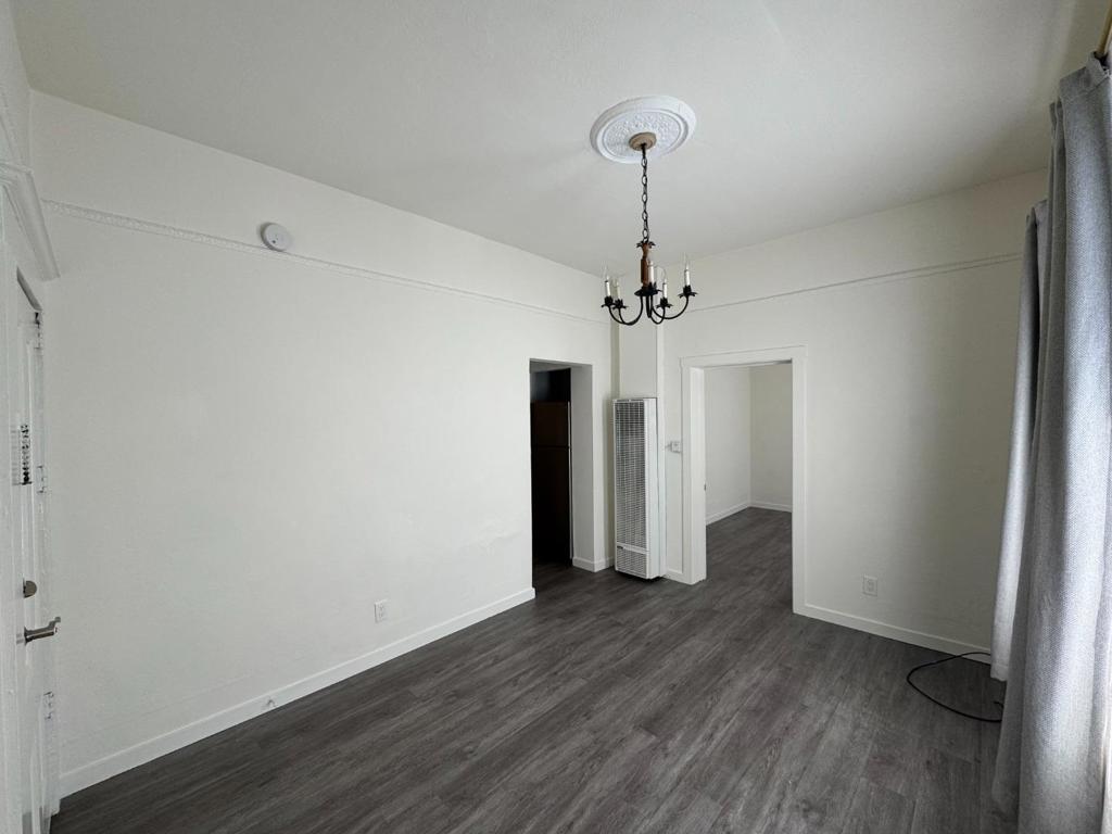326 Cortland Avenue Property Photo 5