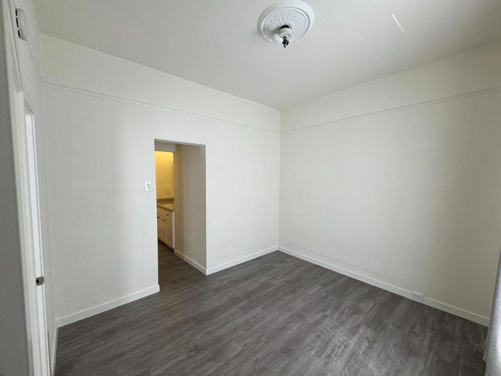 326 Cortland Avenue Property Photo 8