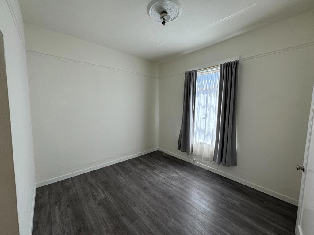 326 Cortland Avenue Property Photo 9