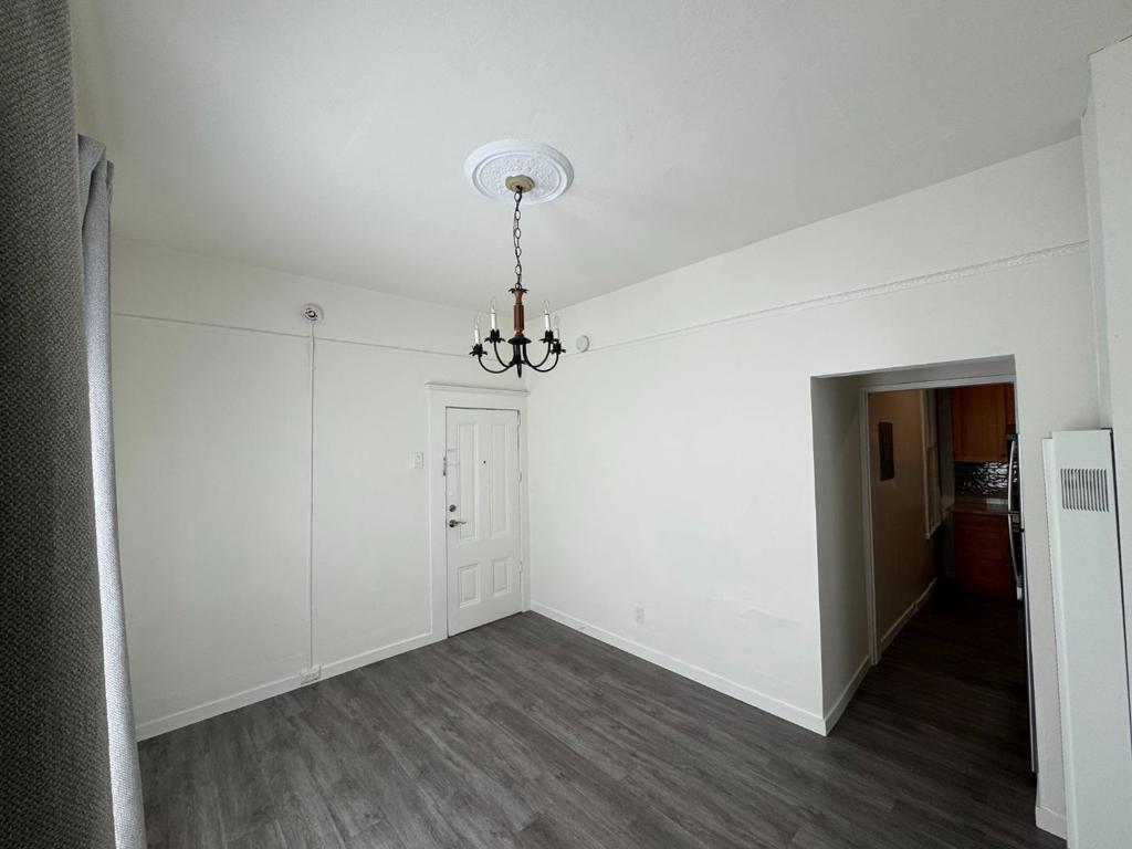326 Cortland Avenue Property Photo 10