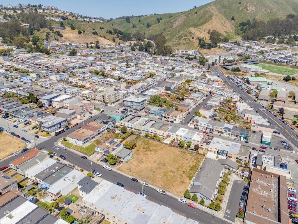 141 3rd Avenue Property Photo 16