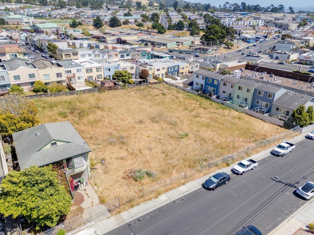 141 3rd Avenue Property Photo 19