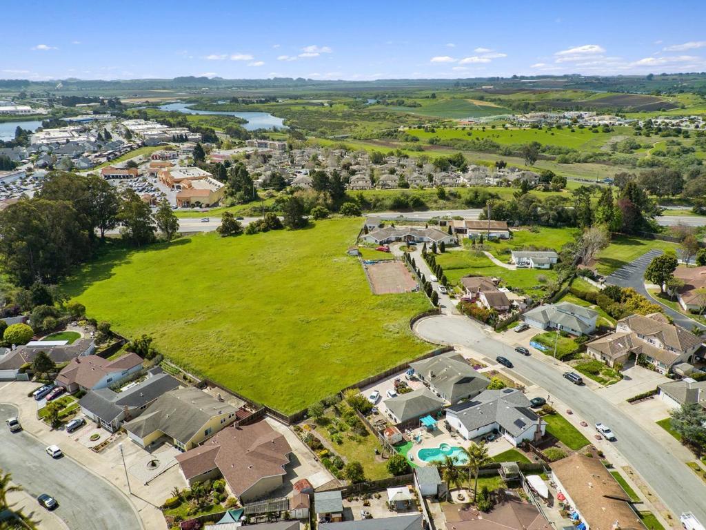 40 Eileen Street Property Photo 9