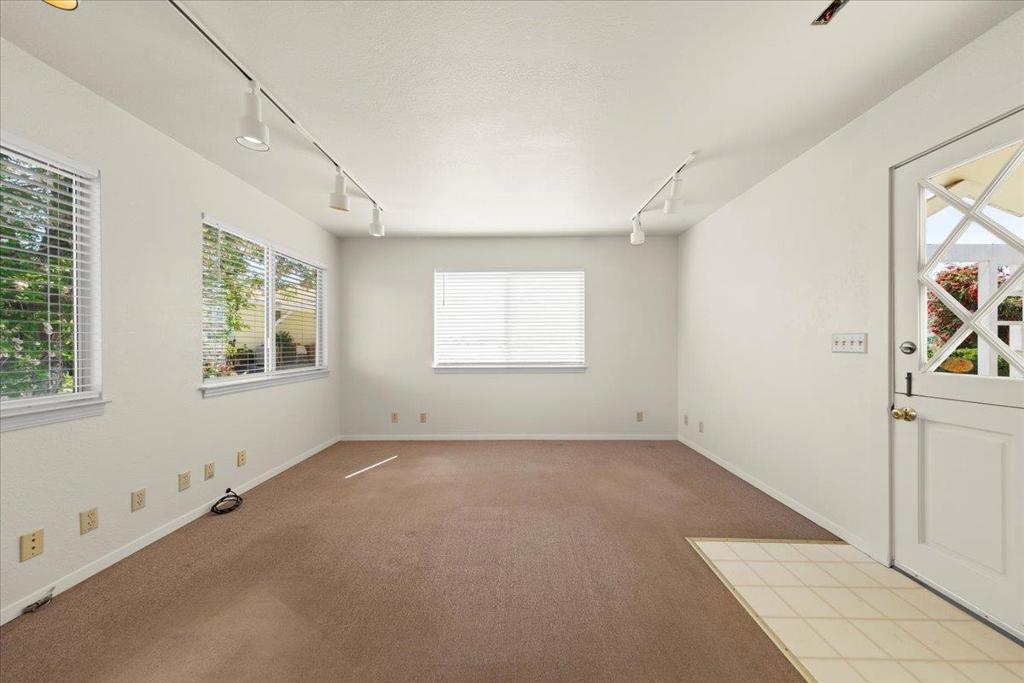 Hall Road Property Photo 23