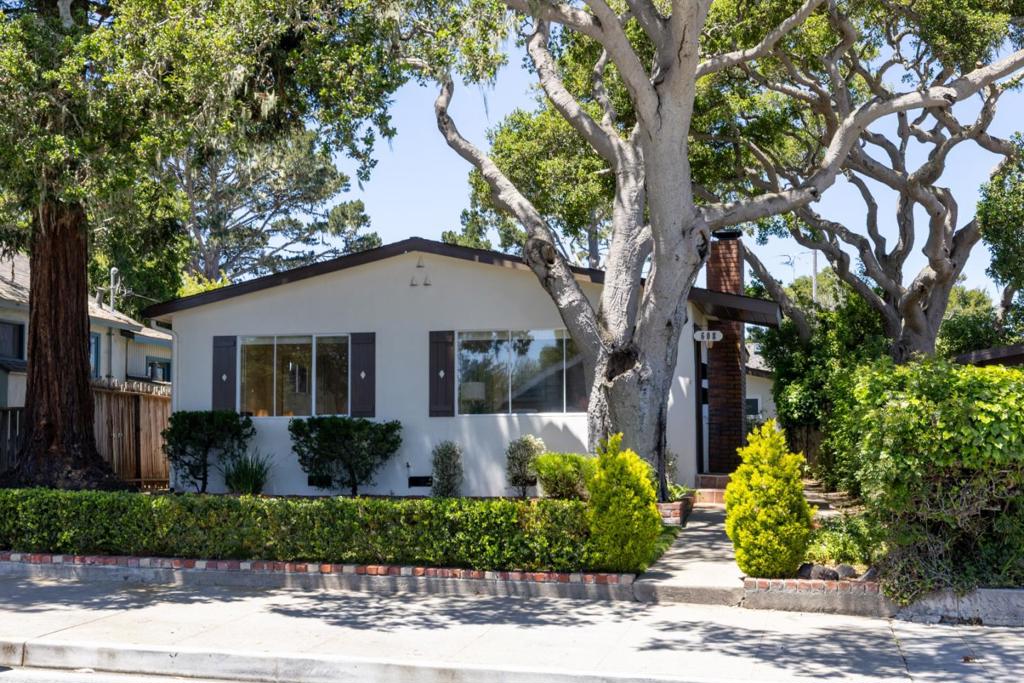 608 Congress Avenue Property Photo 1