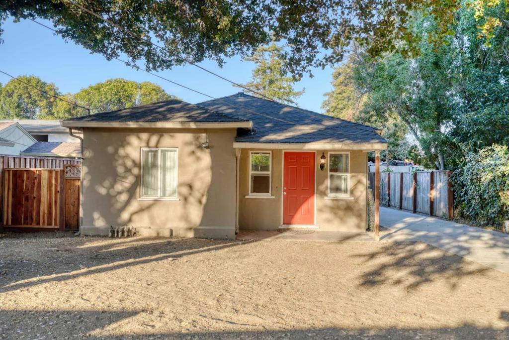 1871 Woodland Avenue Property Photo 1