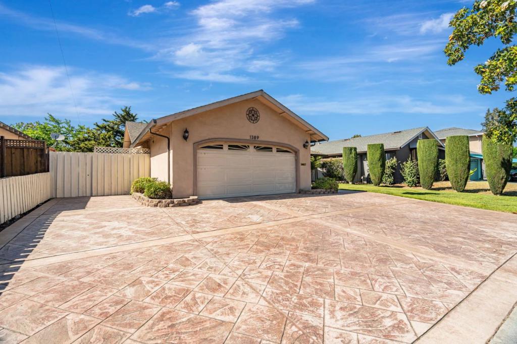 1389 Boysea Drive Property Photo 1