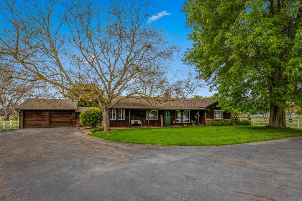 13755 Columbet Avenue Property Photo 1