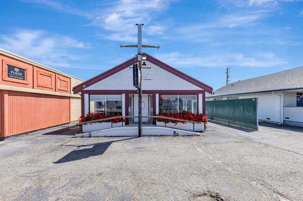 323 Texas Street Property Photo 1