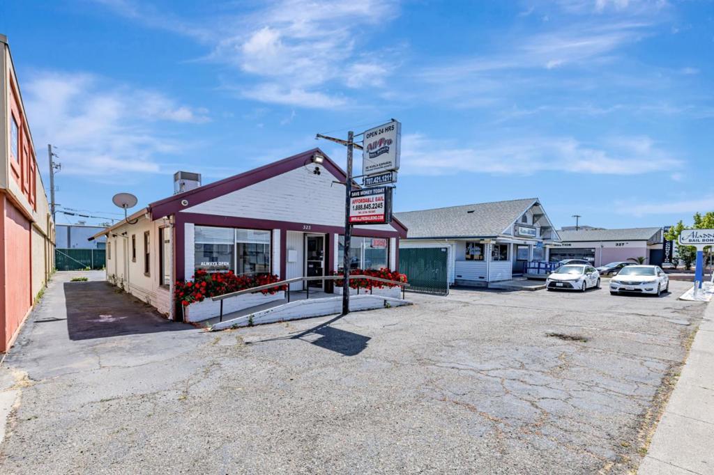 323 Texas Street Property Photo 2
