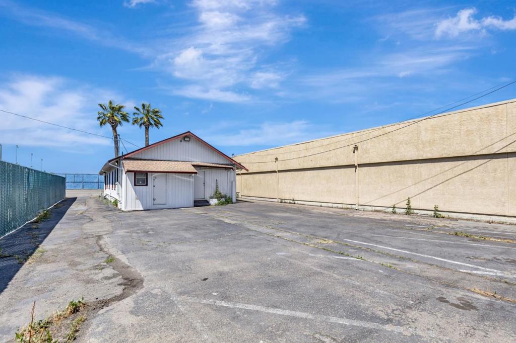 323 Texas Street Property Photo 29