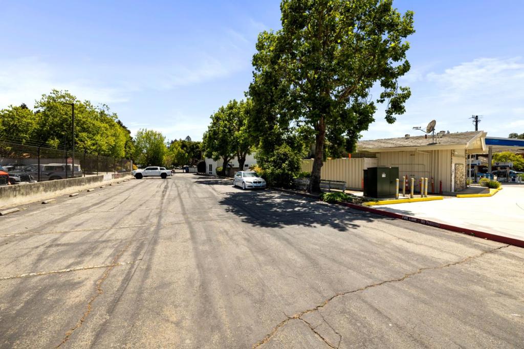 830 Bay Avenue Property Photo 15