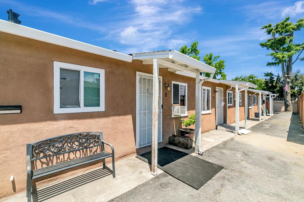 1555 Washington Street Property Photo 2
