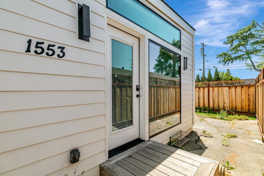 1555 Washington Street Property Photo 7