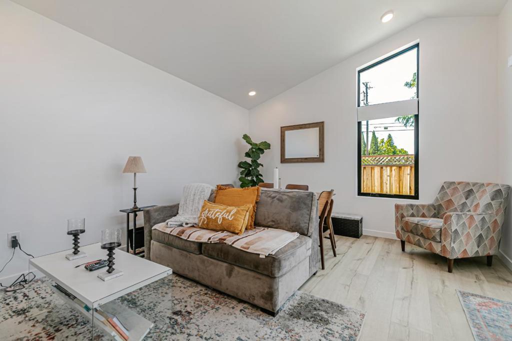 1555 Washington Street Property Photo 8