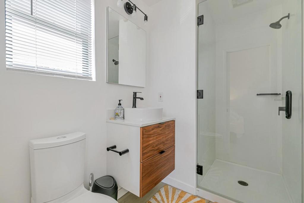 1555 Washington Street Property Photo 14