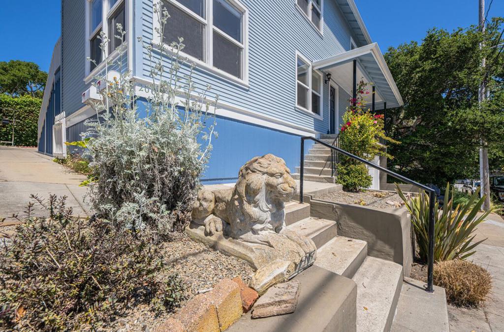 206 Cypress Avenue Property Photo 2