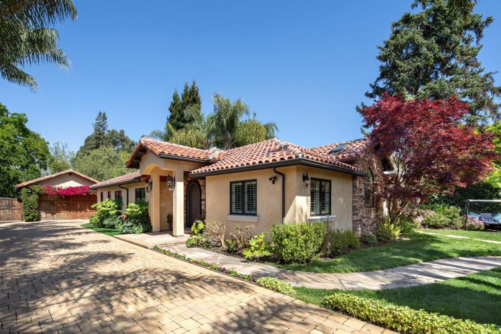 65 Fairfax Avenue Property Photo 1