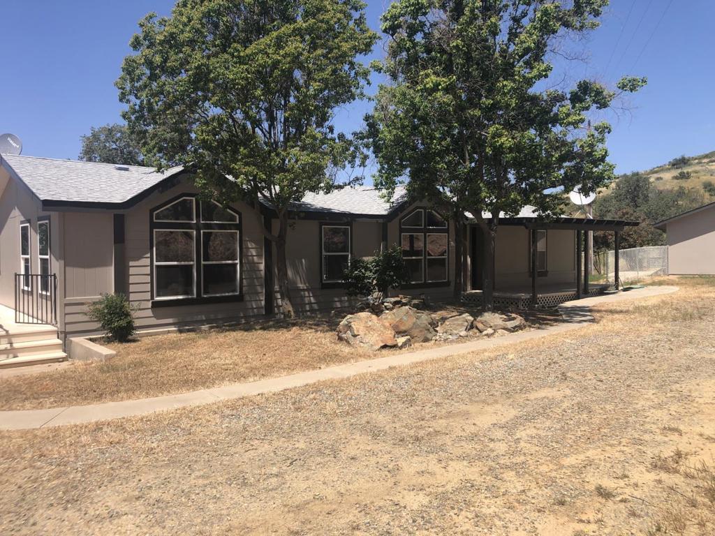 8260 Hunters Valley Road Property Photo 1