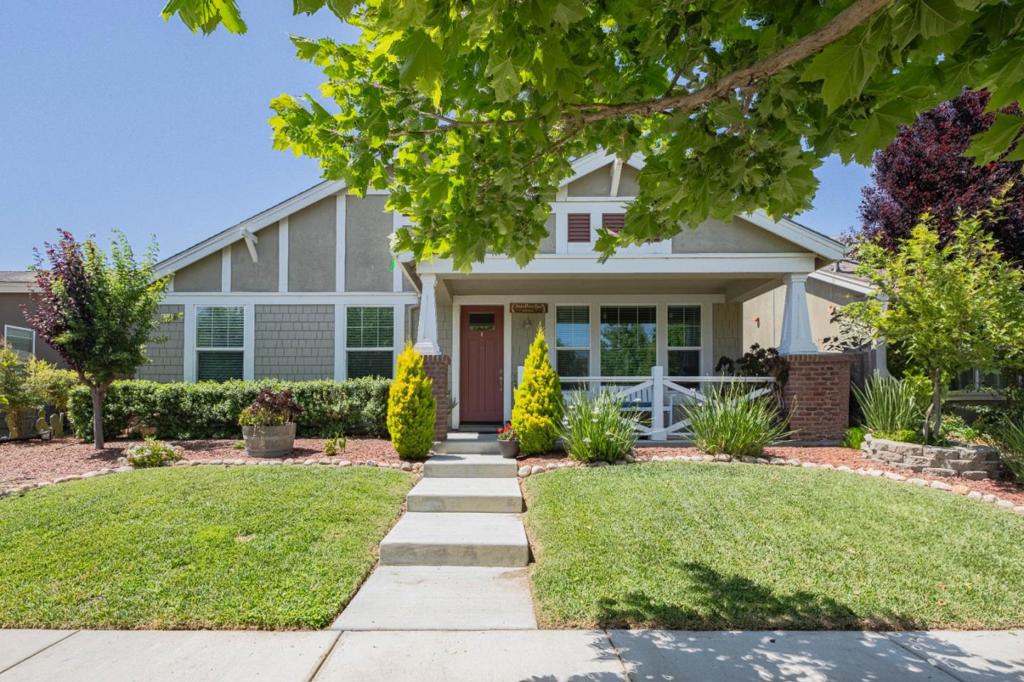 614 Brumwell Street Property Photo 1