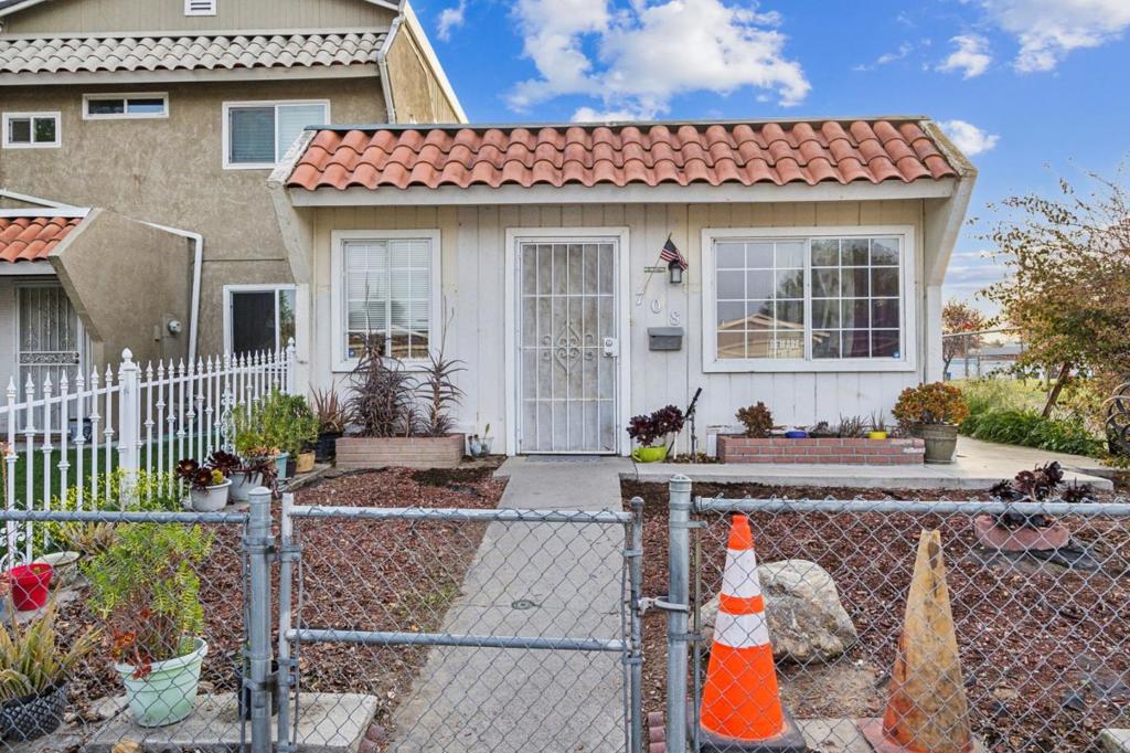 708 Sequoia Boulevard Property Photo 1