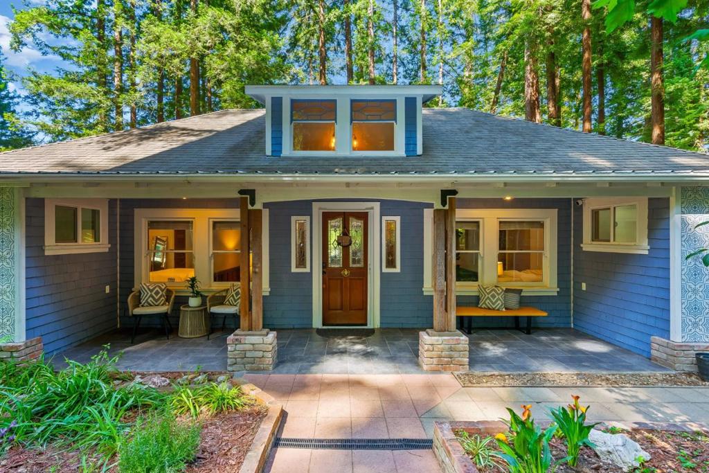 8866 Highway 9 Property Photo 1