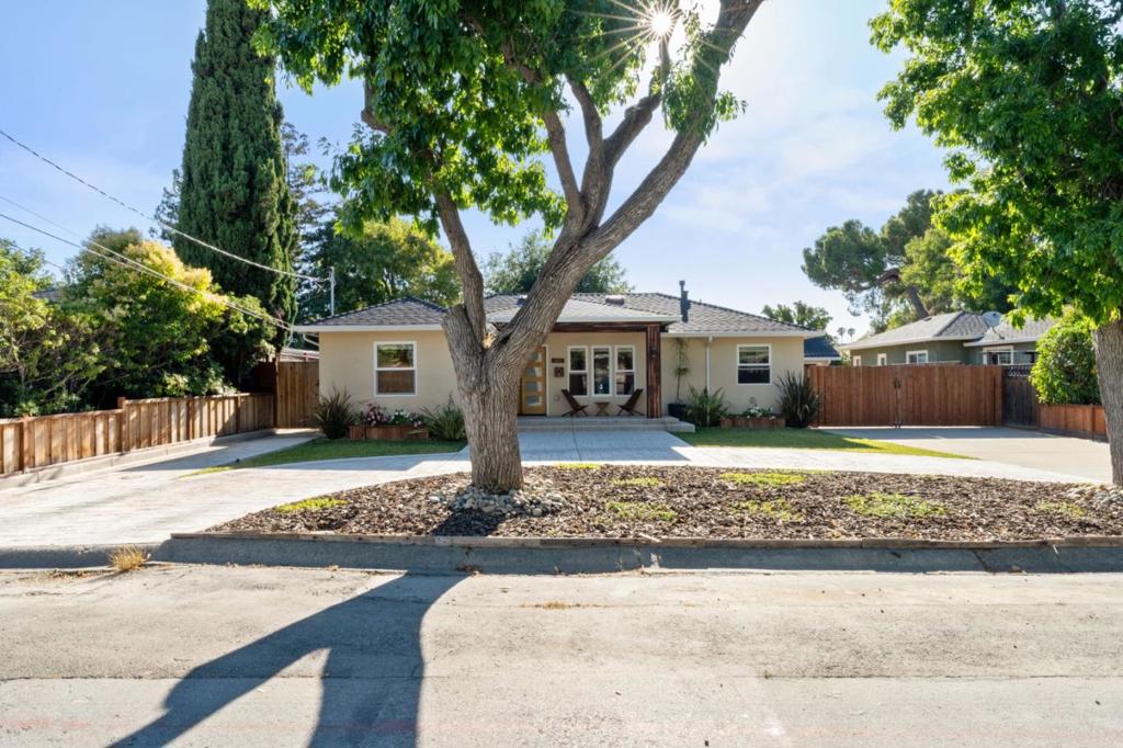 1185 Normandy Drive Property Photo 1