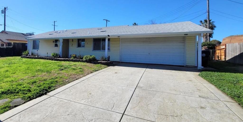 389 Lindley Drive Property Photo 1